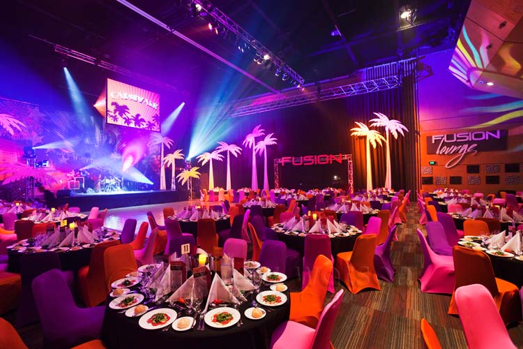 Tổ chức sự kiện