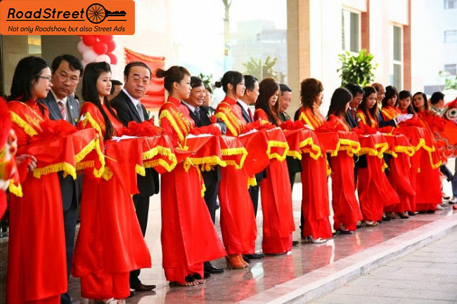 Nghi lễ cắt băng khánh thành