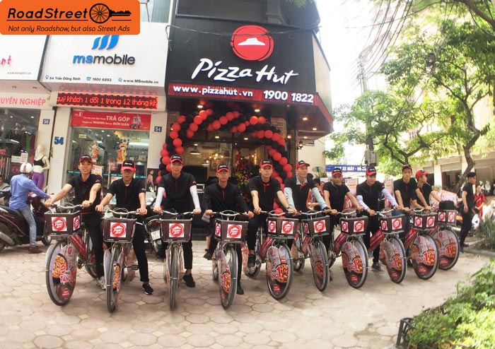 Roadshow xe đạp mừng khai chương Pizza Hut