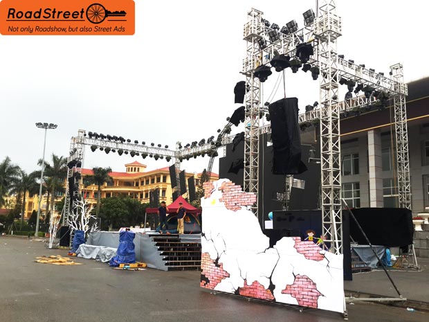 Roadshow xe đạp vận động hưởng ứng giờ trái đất